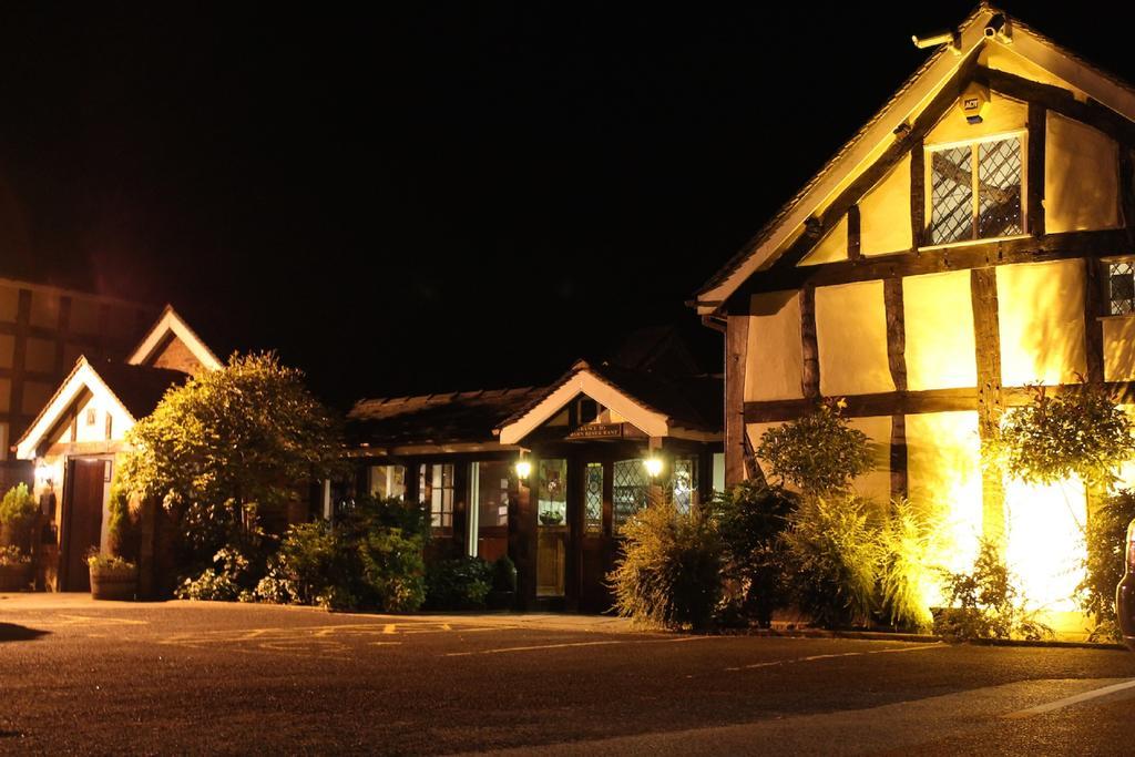 The Plough Inn & Restaurant Конгълтън Екстериор снимка
