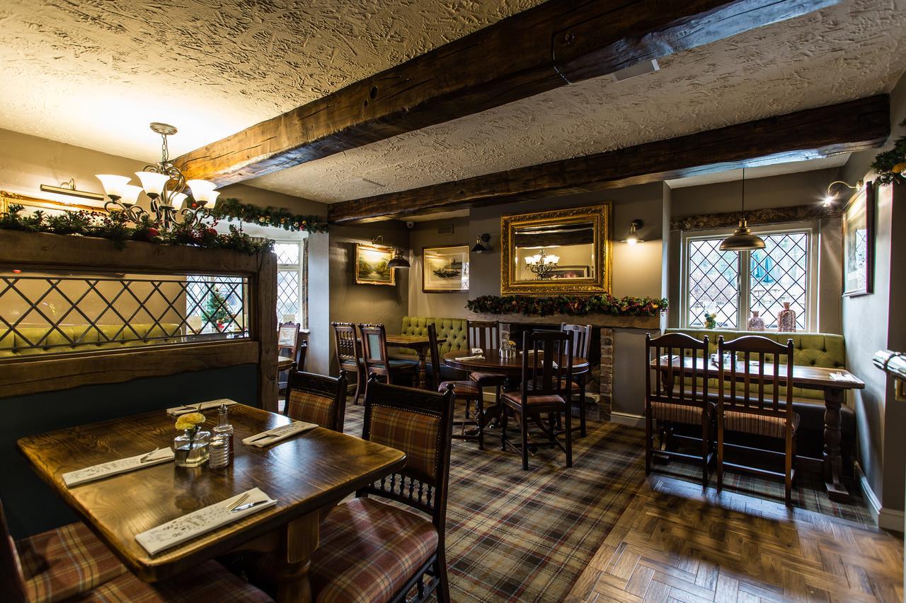 The Plough Inn & Restaurant Конгълтън Екстериор снимка